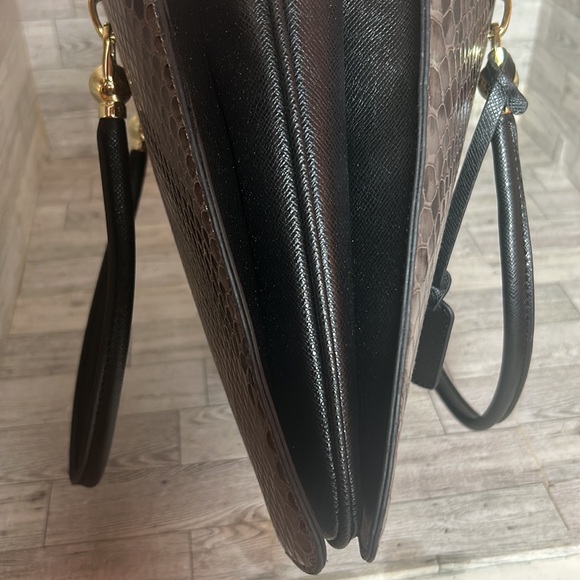 London Fog Faux Python tote EUC - Picture 14 of 17